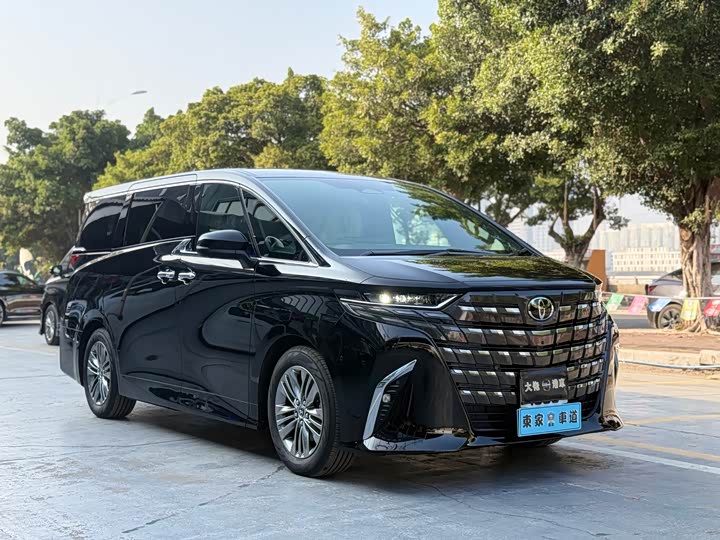2025 Toyota Alphard