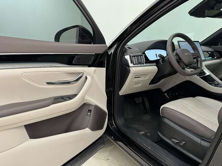 BYD Song Plus Hybrid/EV 2025 2025款 DM-i 智驾版 112KM 尊贵型