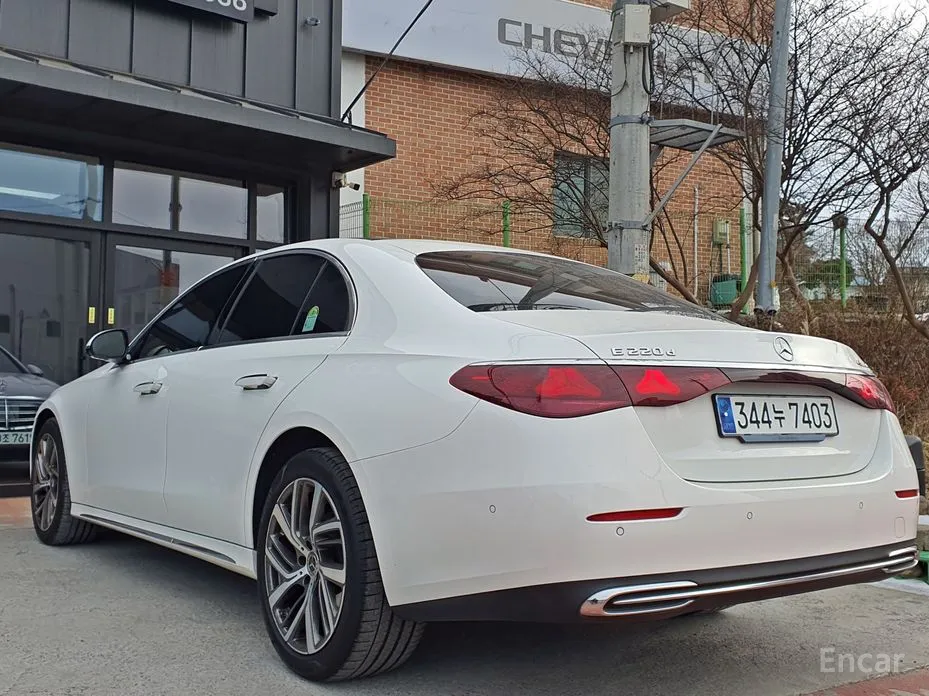 Mercedes-Benz E-Class 2024 E220d 4MATIC Exclusive