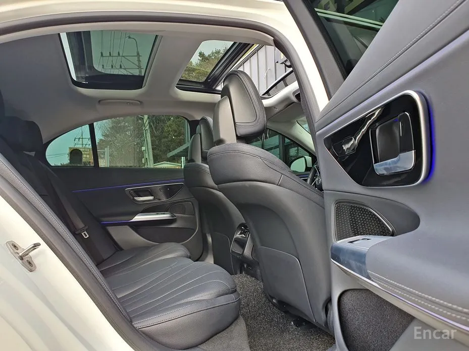 Mercedes-Benz E-Class 2024 E220d 4MATIC Exclusive