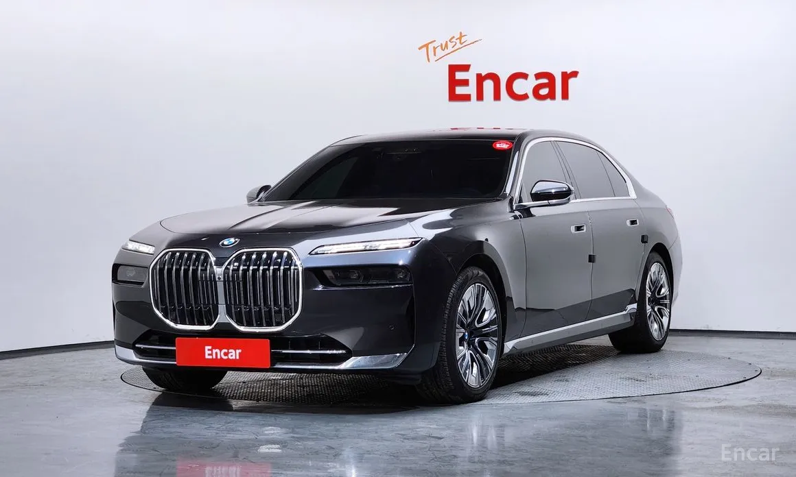 BMW 7 Series 2022 740i sDrive Design Pure Excellence