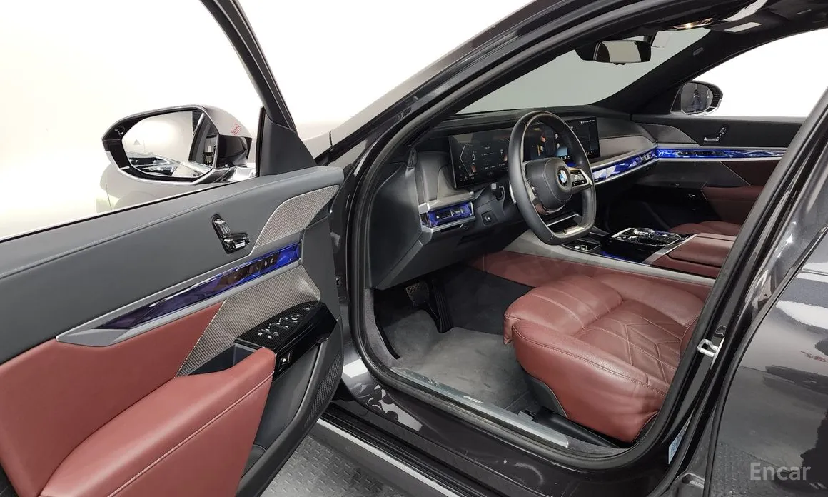 BMW 7 Series 2022 740i sDrive Design Pure Excellence