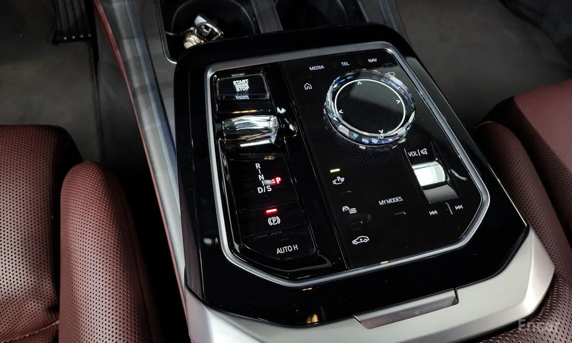 BMW 7 Series 2022 740i sDrive Design Pure Excellence