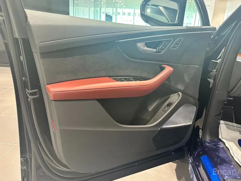 Audi SQ7 2023 4.0 TFSI Quattro