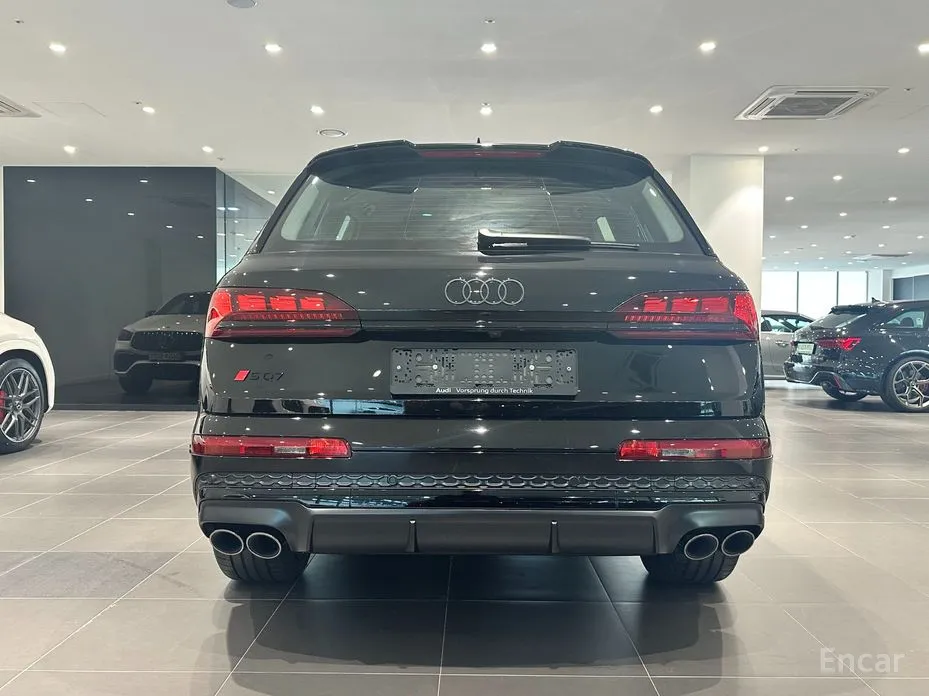Audi SQ7 2023 4.0 TFSI Quattro
