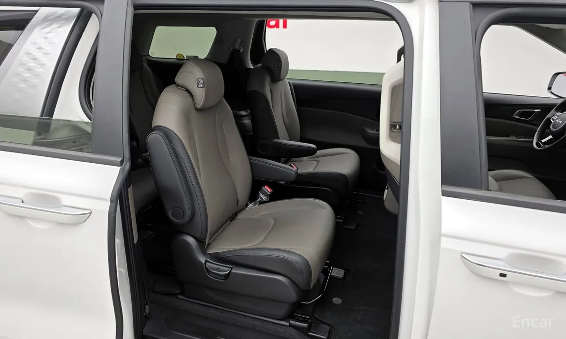 Kia Carnival 2023 9-Seater Prestige