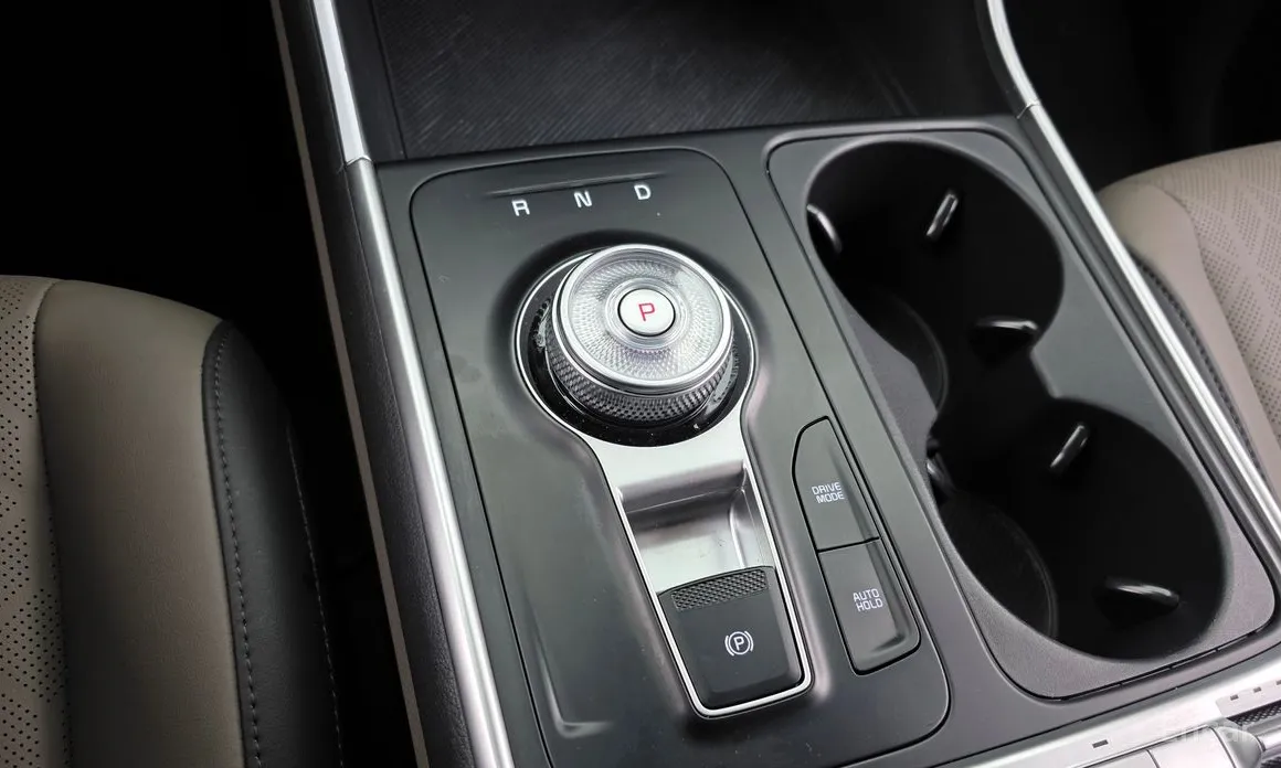 Kia Carnival 2023 9-Seater Prestige