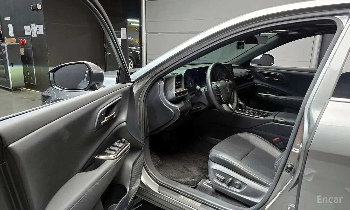 Toyota Crown 2023 2.5 4WD Hybrid