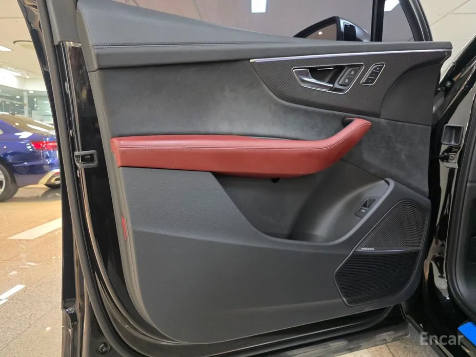 Audi SQ7 2023 4.0 TFSI Quattro