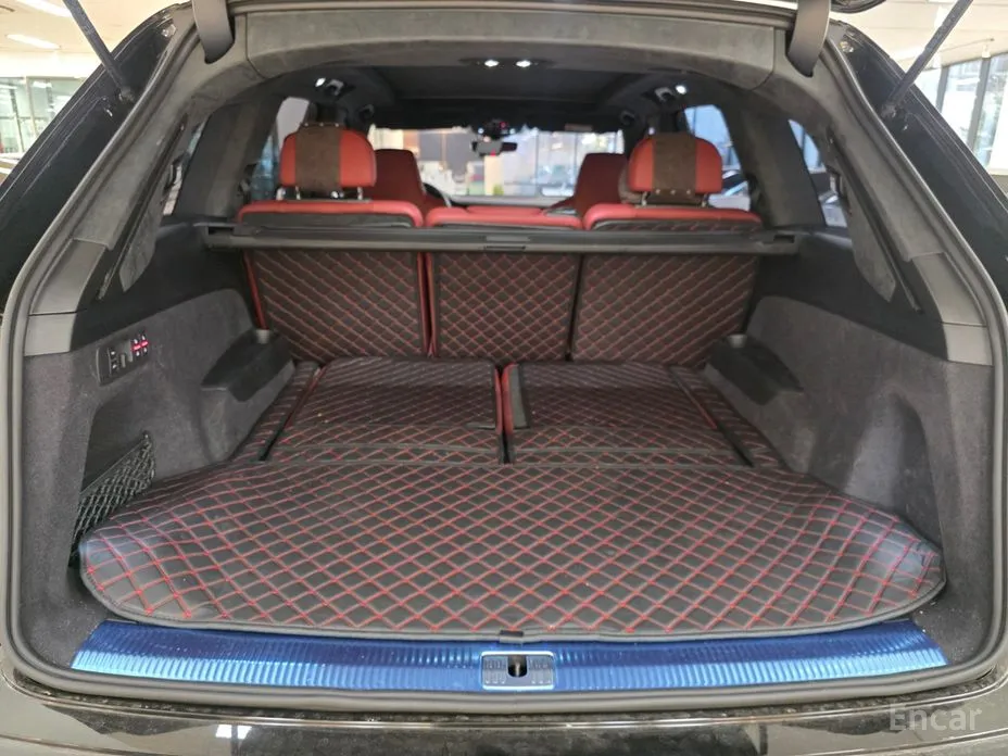 Audi SQ7 2023 4.0 TFSI Quattro