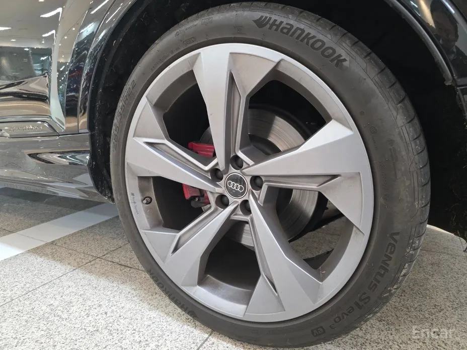 Audi SQ7 2023 4.0 TFSI Quattro