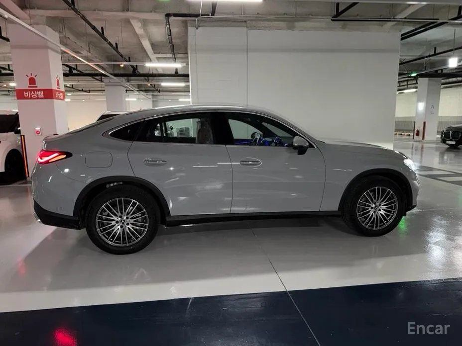 Mercedes-Benz GLC-Class 2023 GLC300 4MATIC Avnatgarde Coupe