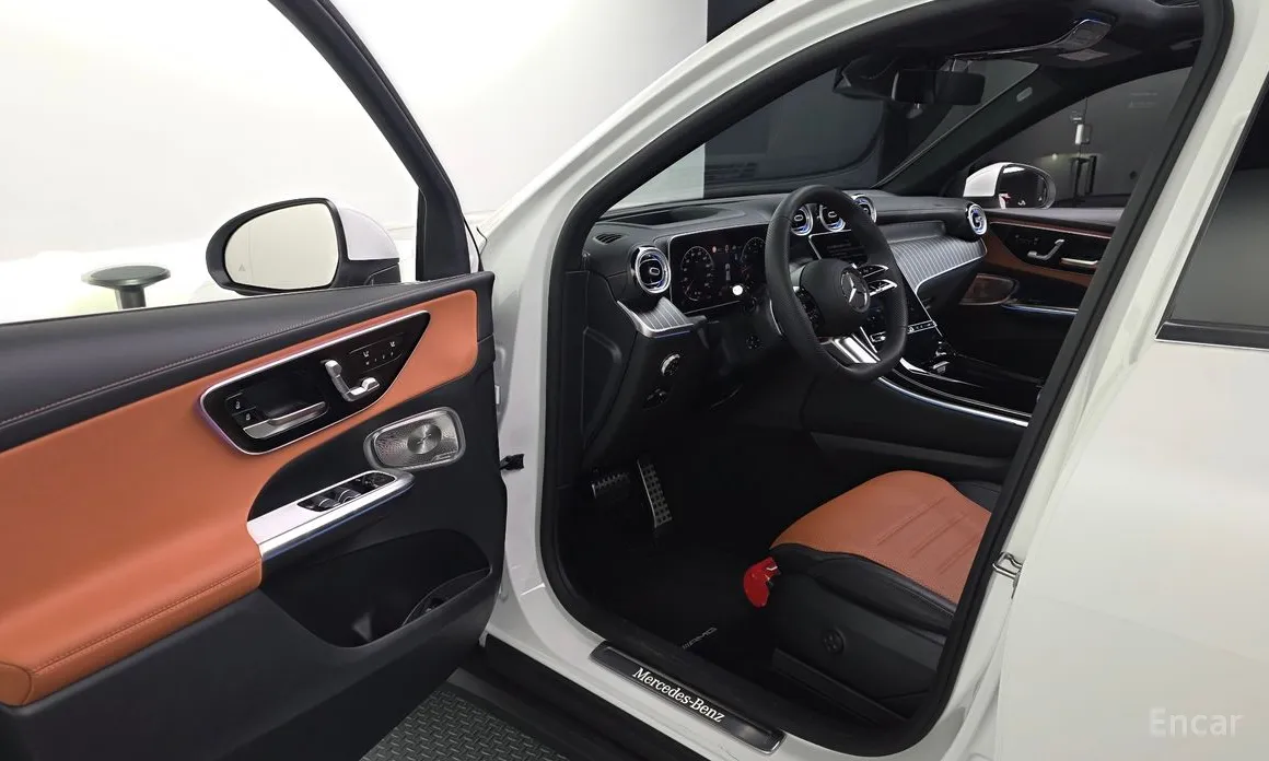 Mercedes-Benz GLC-Class 2023 GLC300 4MATIC AMG Line