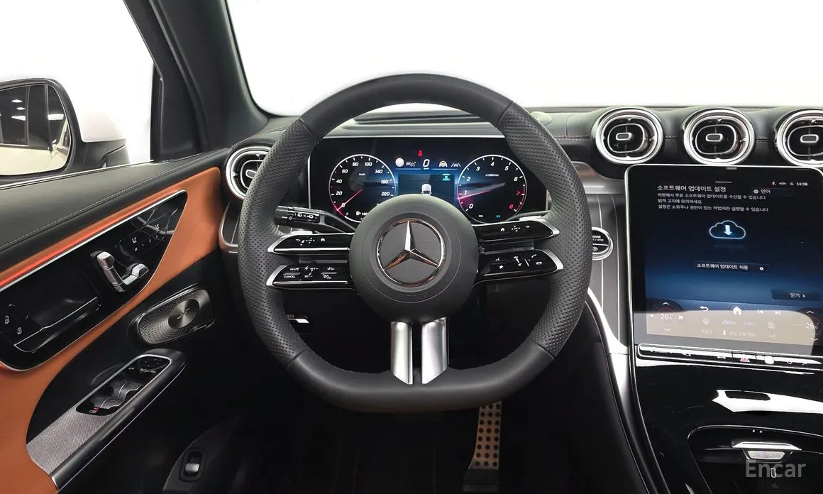 Mercedes-Benz GLC-Class 2023 GLC300 4MATIC AMG Line