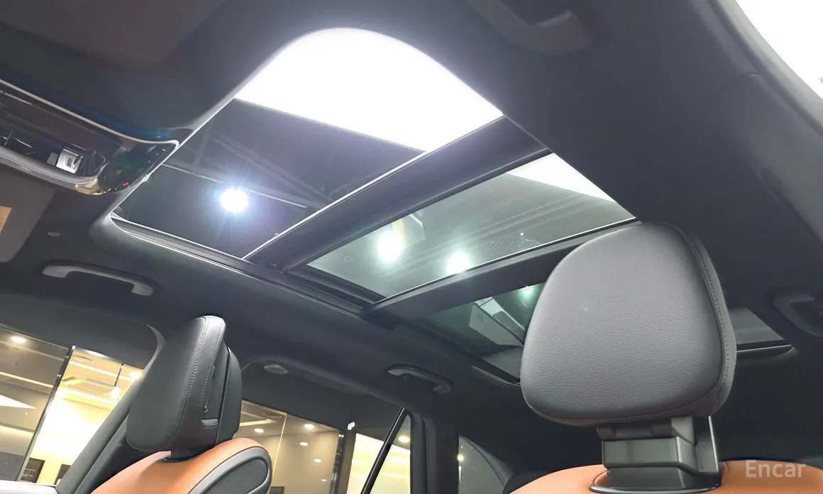 Mercedes-Benz GLC-Class 2023 GLC300 4MATIC AMG Line