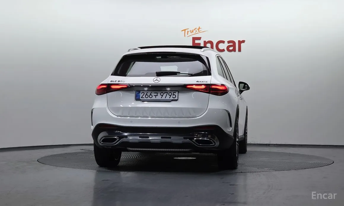 Mercedes-Benz GLC-Class 2023 GLC300 4MATIC AMG Line