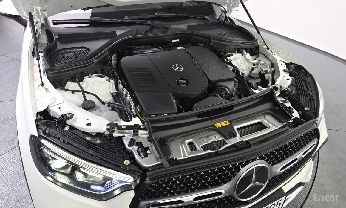 Mercedes-Benz GLC-Class 2023 GLC300 4MATIC AMG Line