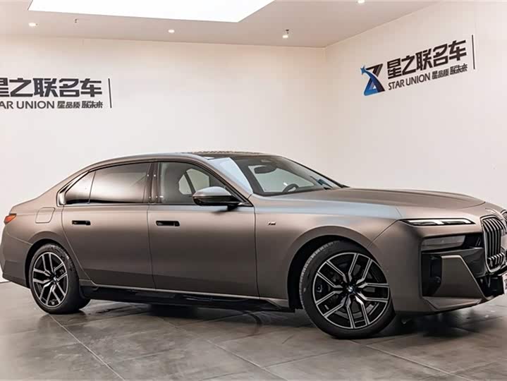 BMW i7 2023 2023款 eDrive50L 领先M运动套装