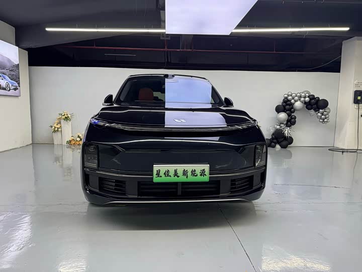2025 LiXiang L8