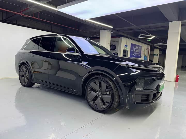 2025 LiXiang L8