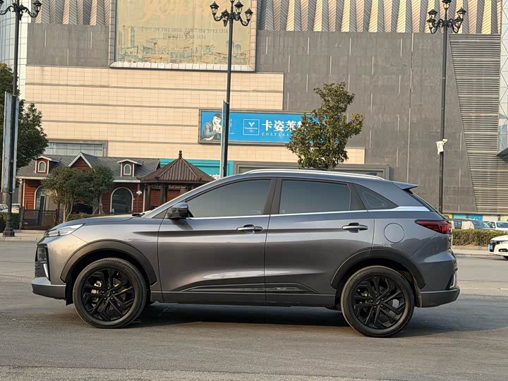 2023 JAC QX Hybrid