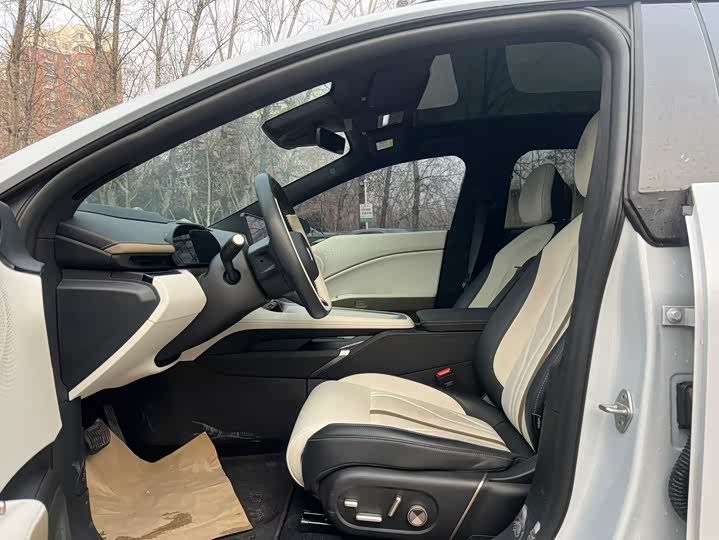 Zeekr 007 GT 2025 2025款 四驱智驾版 75kWh