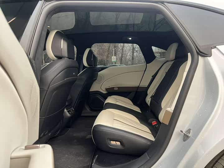 Zeekr 007 GT 2025 2025款 四驱智驾版 75kWh