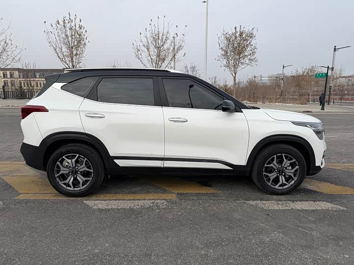 Kia KX3 2021 2021款 1.5L CVT潮流版