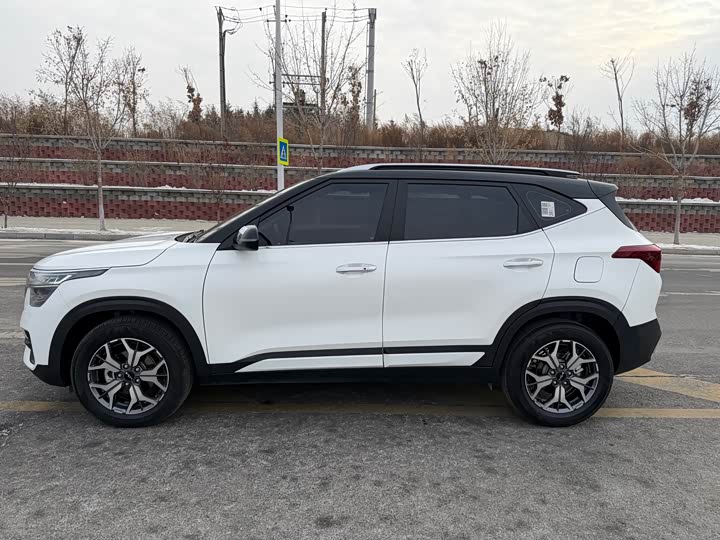 Kia KX3 2021 2021款 1.5L CVT潮流版