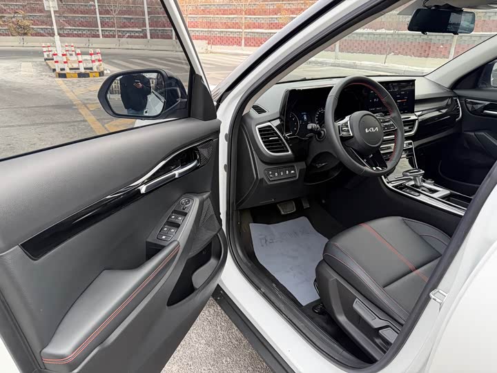 Kia KX3 2021 2021款 1.5L CVT潮流版