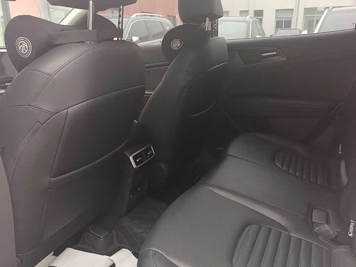 Kia Sportage 2023 2023款 2.0T 两驱尊贵版