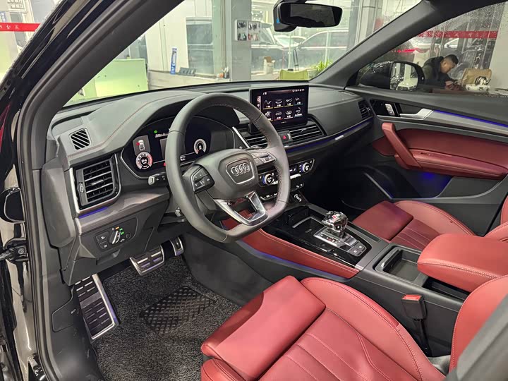 Audi Q5L 2025 2025款 45周年典藏版 40 TFSI 豪华动感型