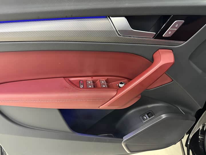 Audi Q5L 2025 2025款 45周年典藏版 40 TFSI 豪华动感型