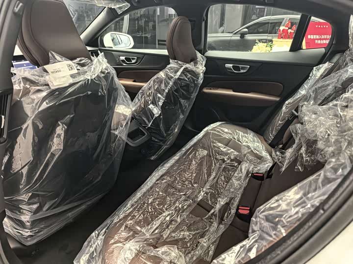 Volvo S60 2026 2026款 B4 智逸豪华版