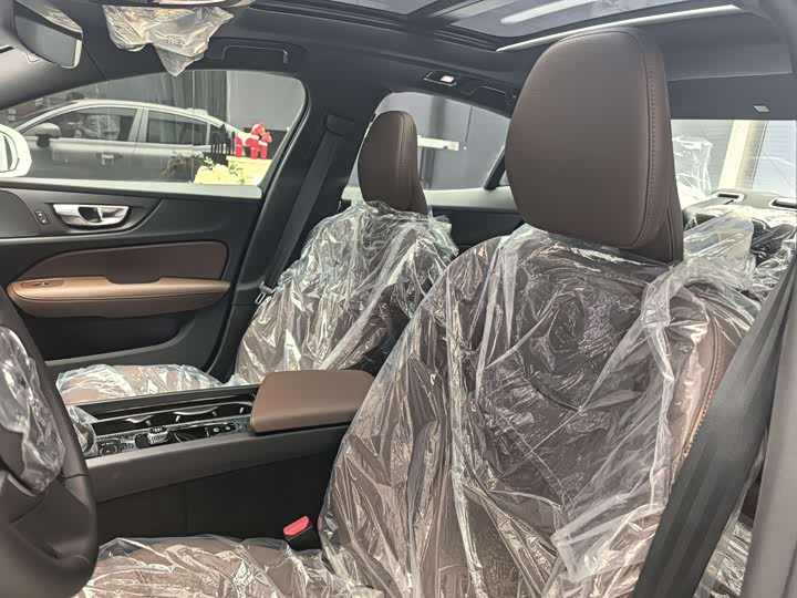 Volvo S60 2026 2026款 B4 智逸豪华版