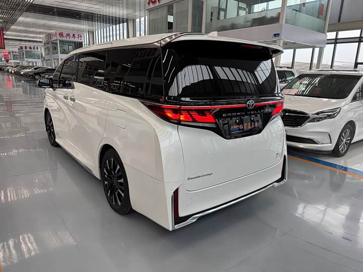 Toyota Vellfire 2024 2024款 皇冠 双擎 2.5L 至尊行政版
