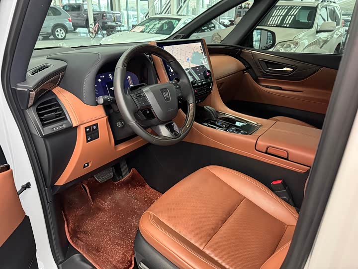 Toyota Vellfire 2024 2024款 皇冠 双擎 2.5L 至尊行政版