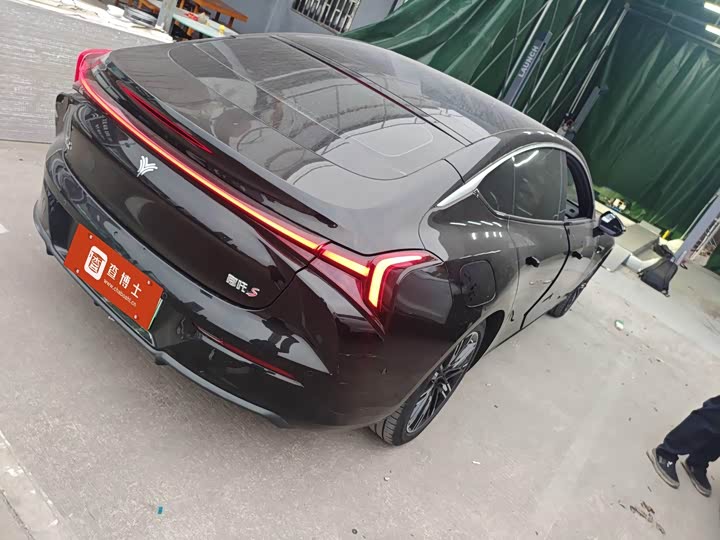 Hozon S 2022 2022款 纯电 715km 后驱大版