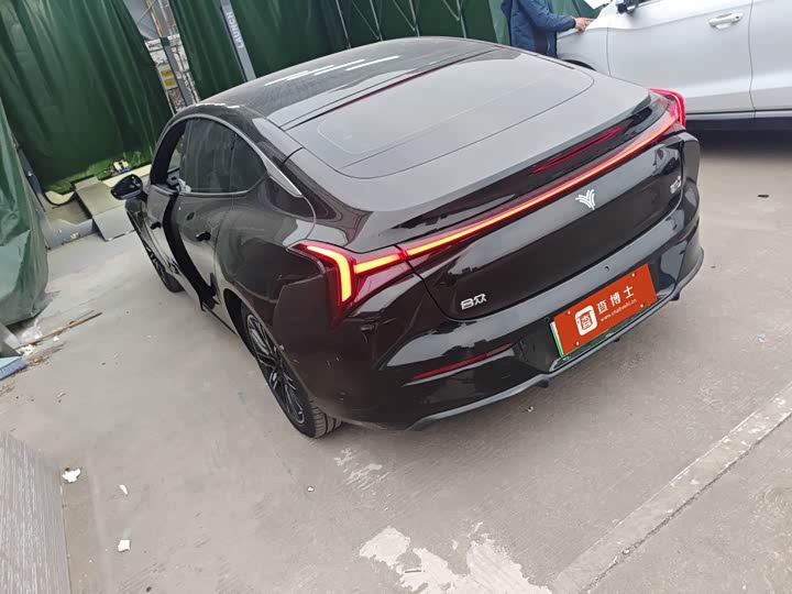 Hozon S 2022 2022款 纯电 715km 后驱大版