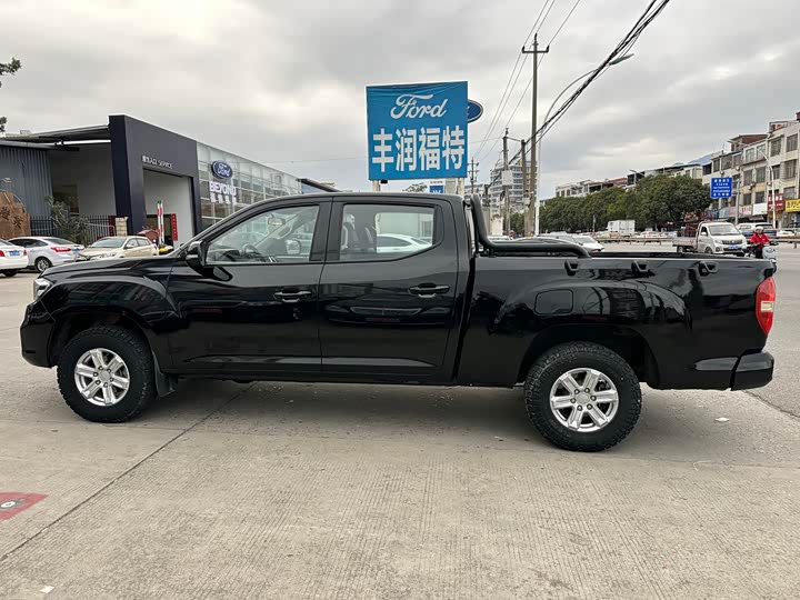 Maxus T70 2020 2020款 2.0T汽油自动四驱旗舰型长箱高底盘