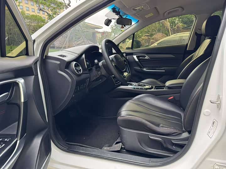 Beijing EU5 2022 2022款 网约出行版