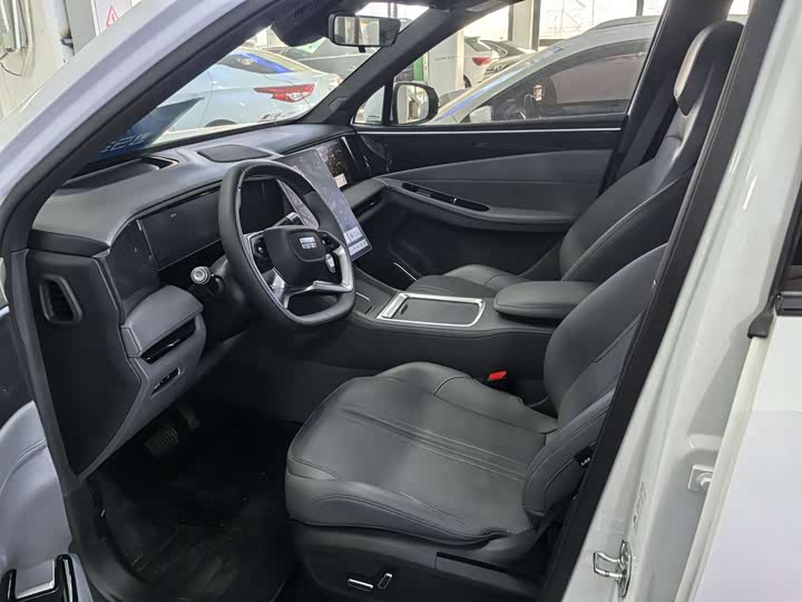 Geely Galaxy L7 2025 2025款 EM-i 115km 探索版