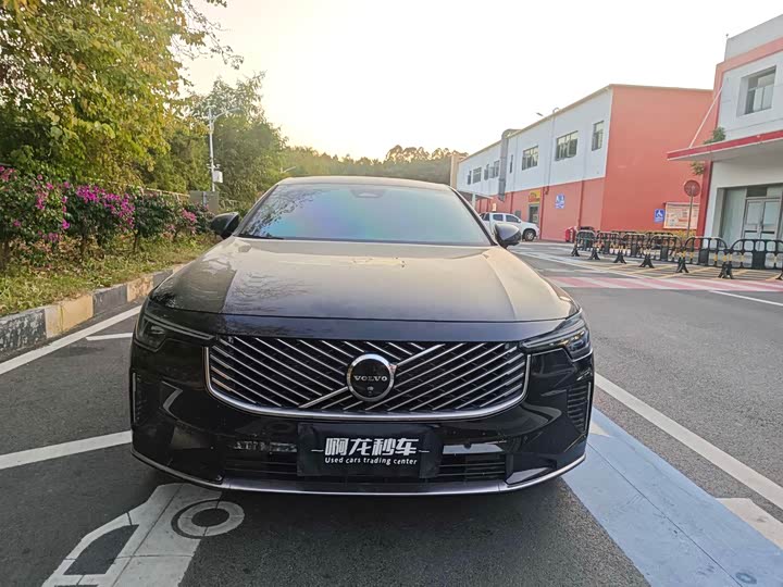 2026 Volvo S90