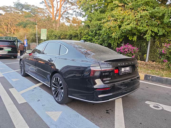Volvo S90 2026 2026款 B5 智远豪华版
