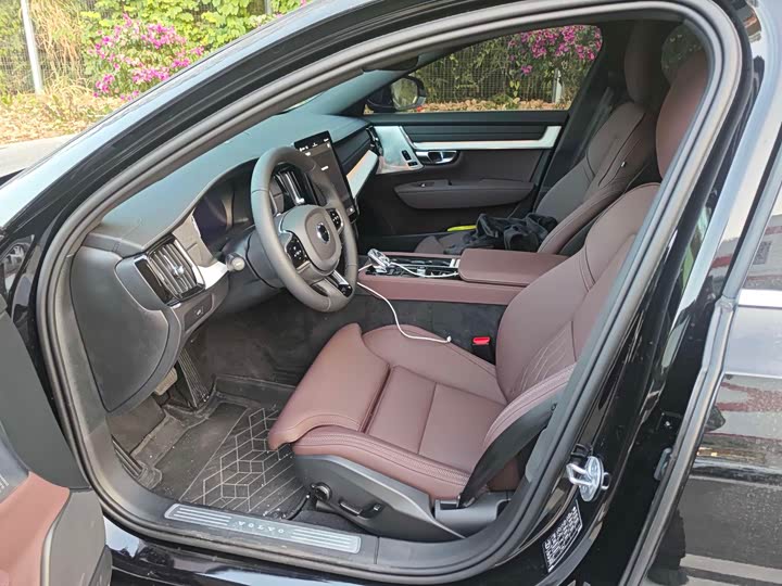 Volvo S90 2026 2026款 B5 智远豪华版