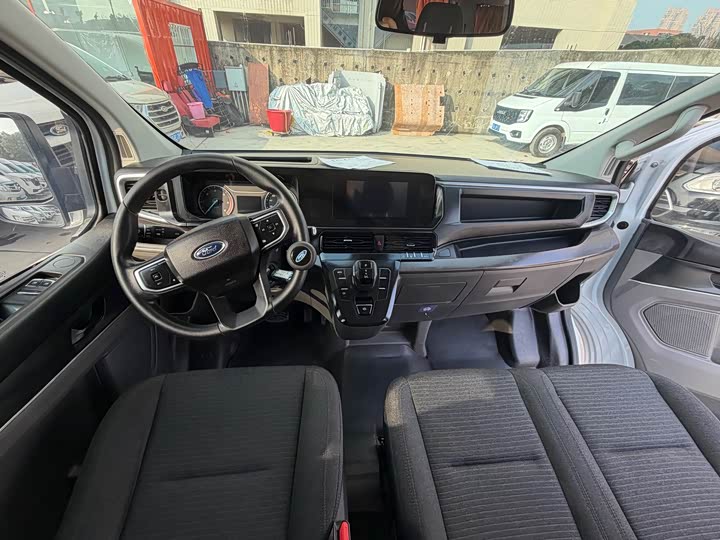 Ford Transit 2023 2023款 2.0T柴油自动多功能商用车短轴低顶5/6座
