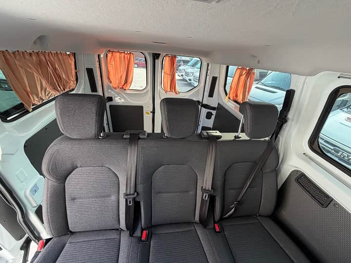 Ford Transit 2023 2023款 2.0T柴油自动多功能商用车短轴低顶5/6座