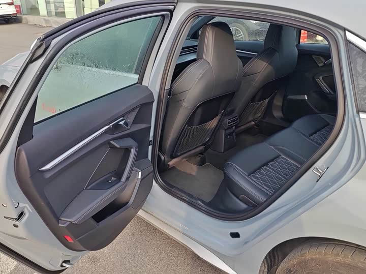 Audi A3 2025 2025款 A3L Limousine 35TFSI 飞驰尊享型