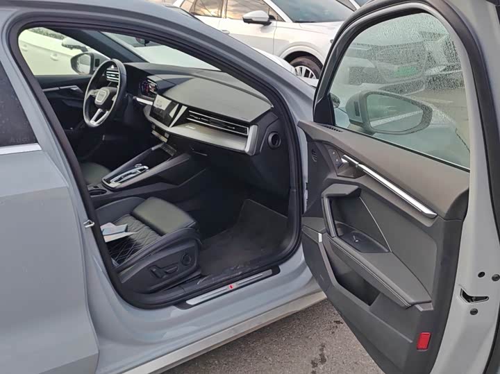 Audi A3 2025 2025款 A3L Limousine 35TFSI 飞驰尊享型