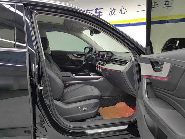 Hongqi HS5 2025 2025款 2.0T 两驱旗享Pro版
